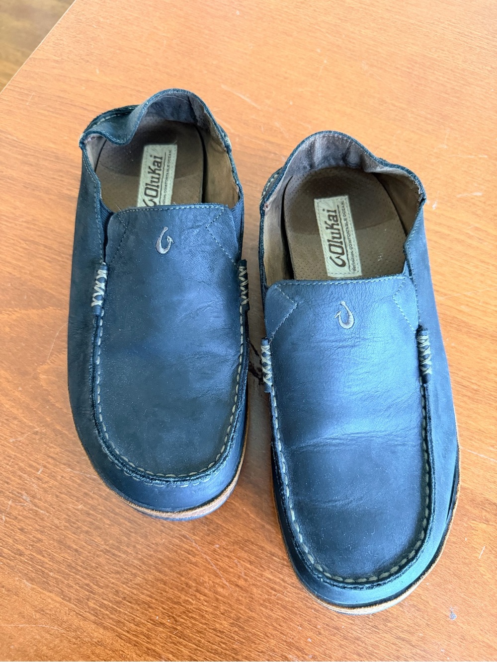 OluKai Men's Black Leather Slip-On Loafers